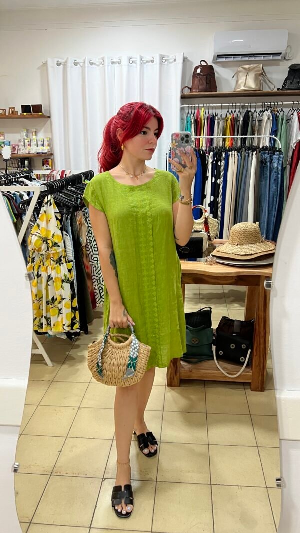 Vestido Con Encaje En El Escote
