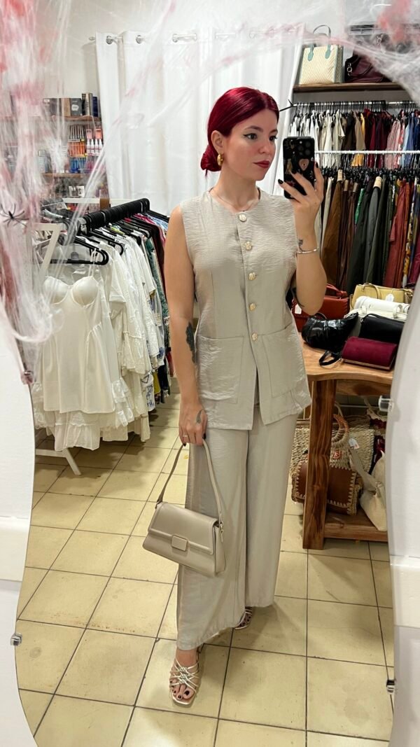 Conjunto de Pantalón y Blusa Estilo Chaleco Botones Dorados