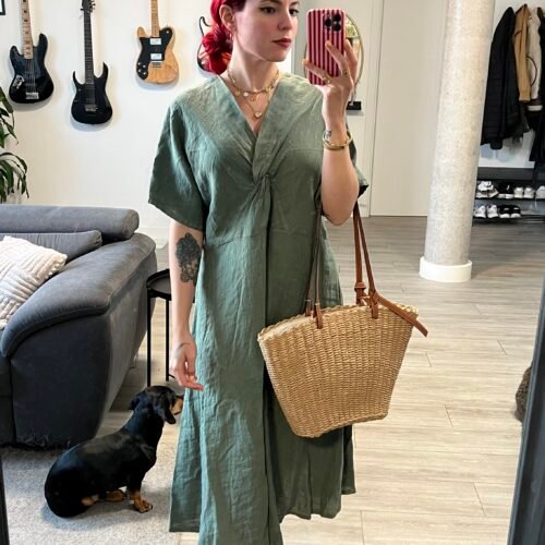 Vestido con Nudo en el Pecho