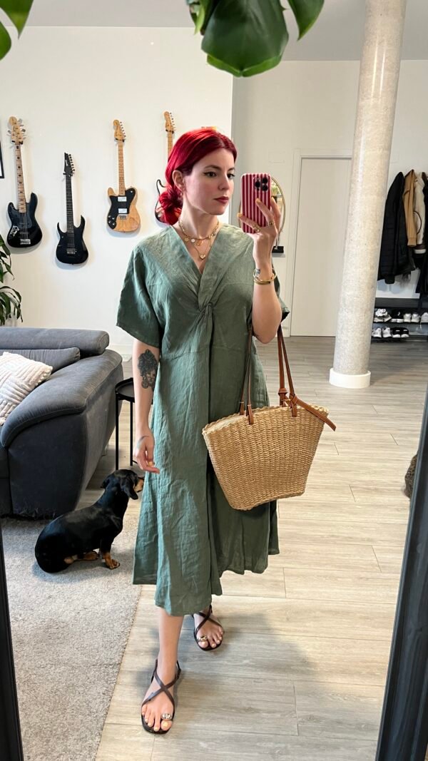 Vestido con Nudo en el Pecho