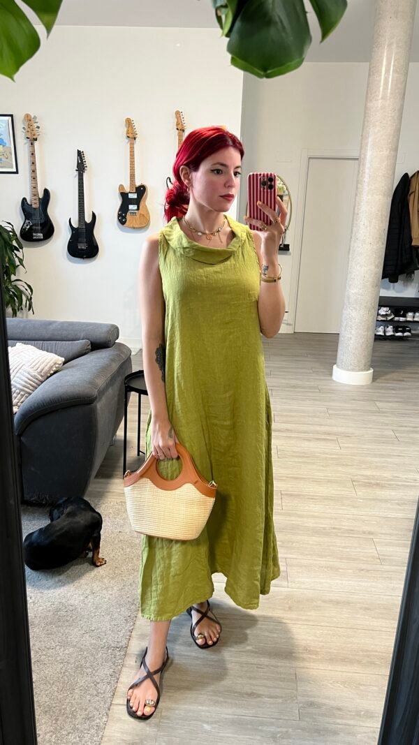 Vestido Cuello Barco sin Manga