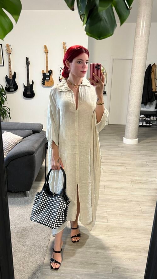 Vestido Largo con Cuello y Manga Mariposa