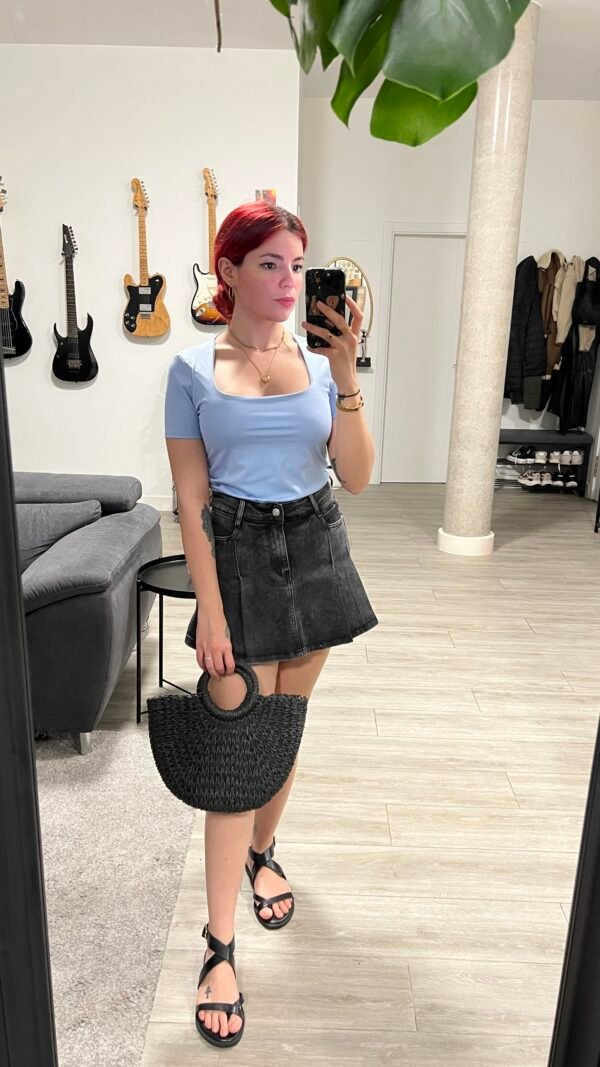 Saya Short Negra con Tachones