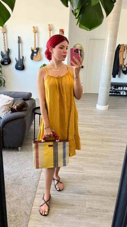 Vestido de Tirantes y Vuelo en el Bajo