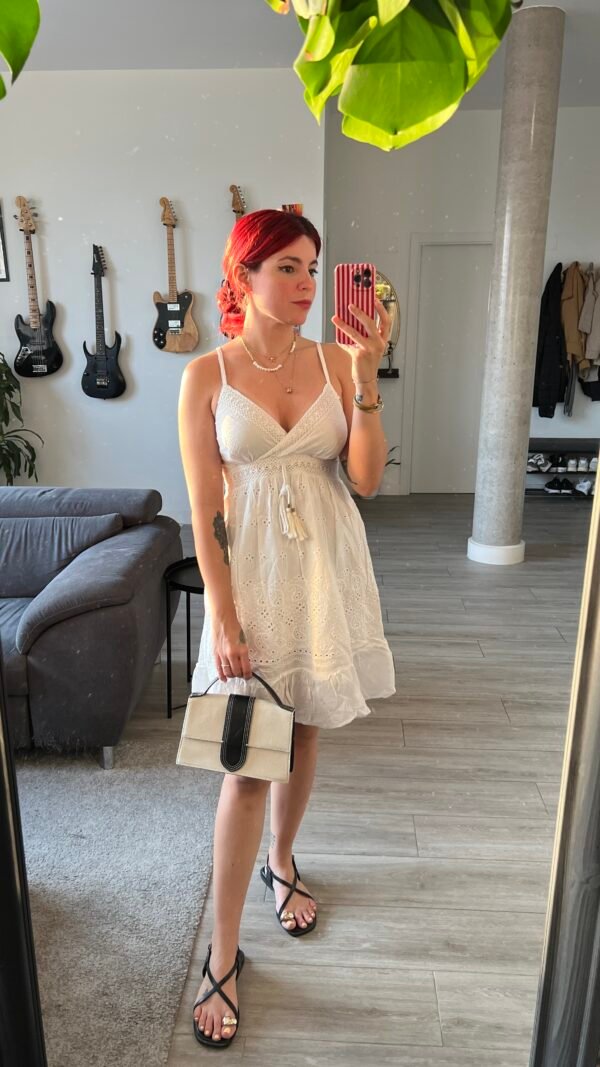 Vestido de Tirantes Tira Bordada