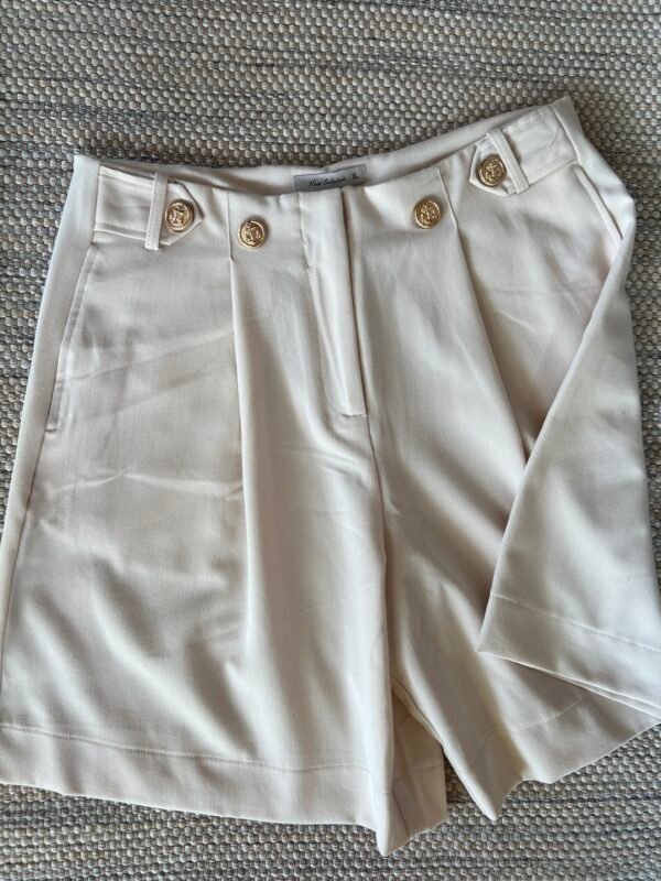 Short Estilo Marinero Botones Dorados