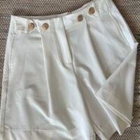 Short Estilo Marinero Botones Dorados