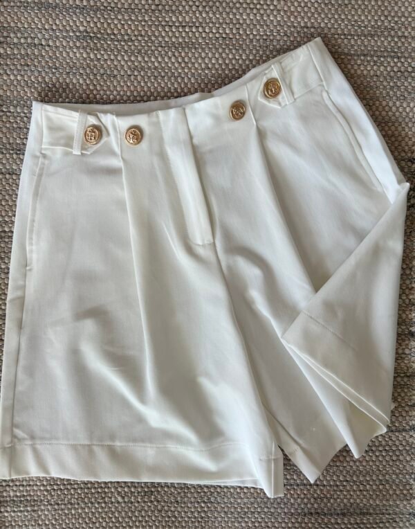 Short Estilo Marinero Botones Dorados