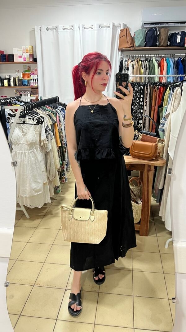 Conjunto de Saya y Blusa Bordada