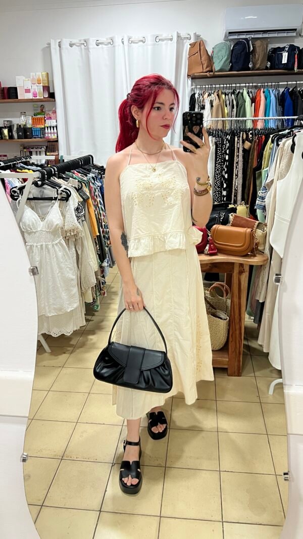 Conjunto de Saya y Blusa Bordada