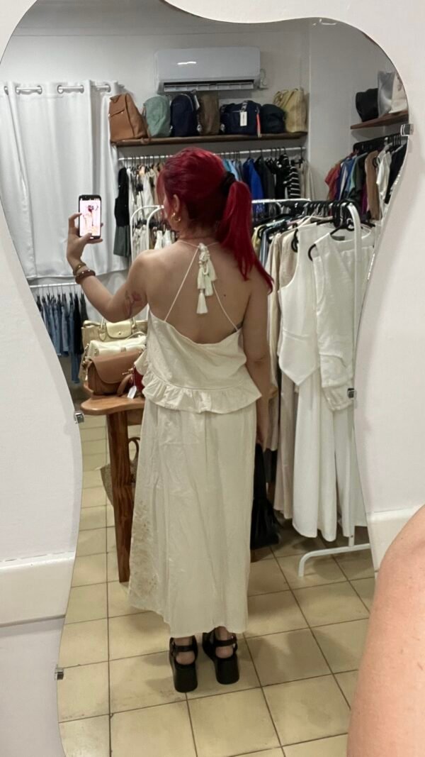 Conjunto de Saya y Blusa Bordada