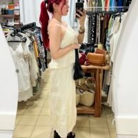 Conjunto de Saya y Blusa Bordada