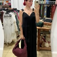 Mono con Adorno Dorado