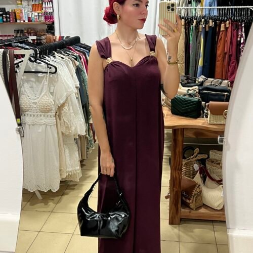 Mono con Adorno Dorado