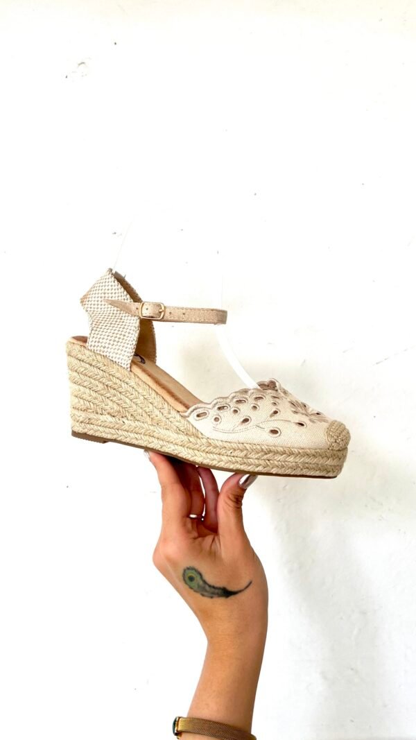 Plataformas de Rafia Bordadas Beige