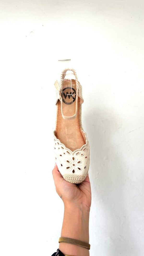 Plataformas de Rafia Bordadas Beige