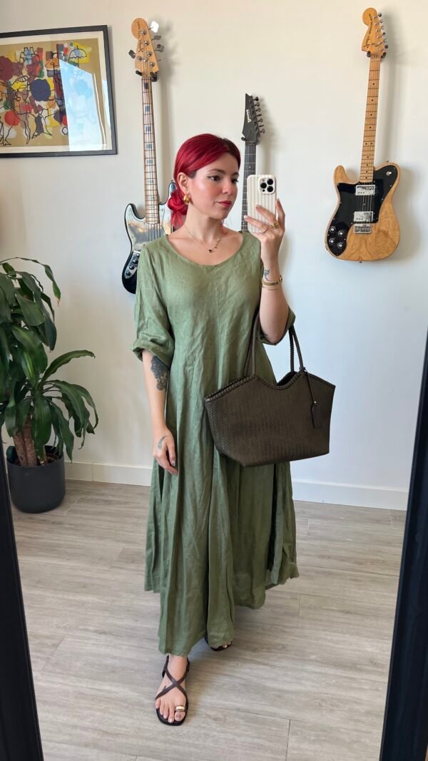 Vestido Largo con Saya Amplia