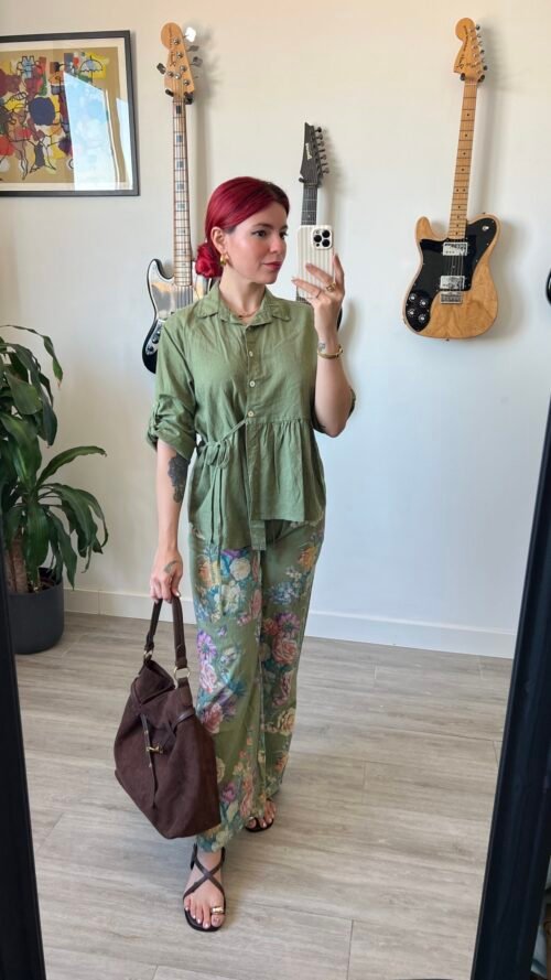 Conjunto de Pantalón Estampado Flores y Blusa Color Entero