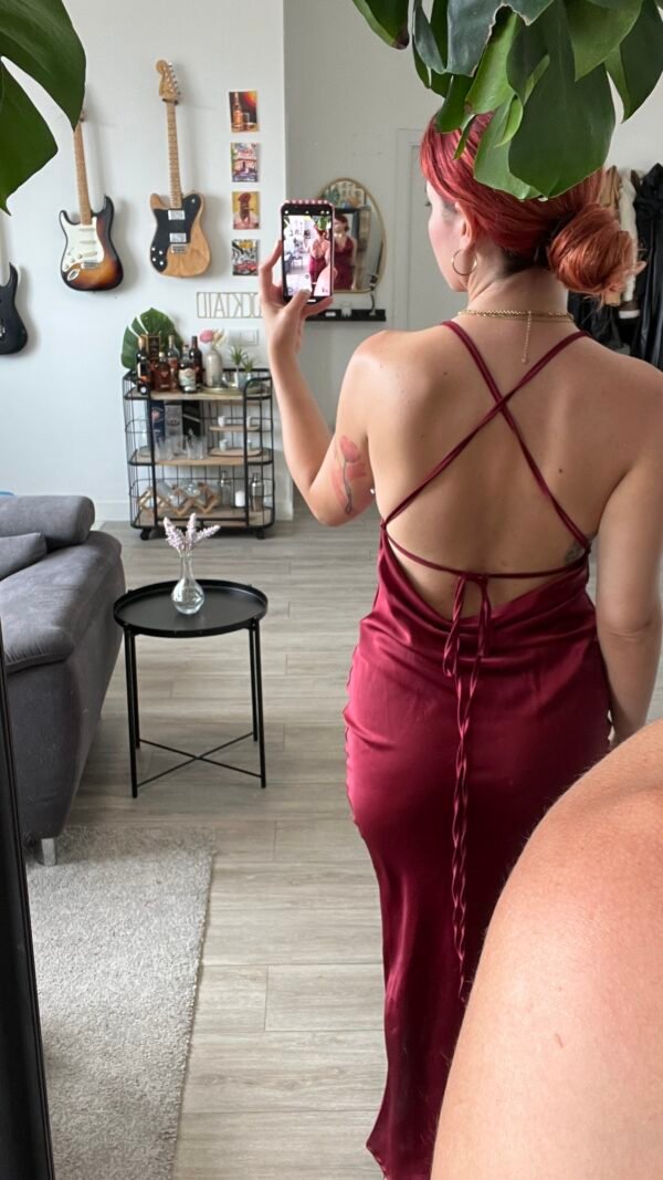 Vestido Satinado Escote Drapeado