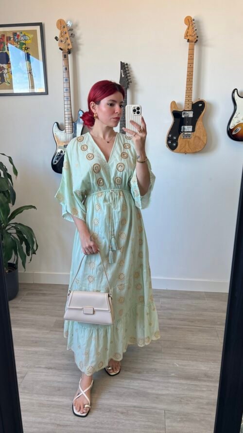 Vestido Aqua con Bordados Dorados