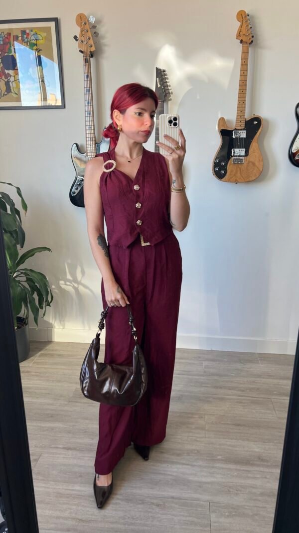 Conjunto de Pantalón y Chaleco con Hebilla Redonda