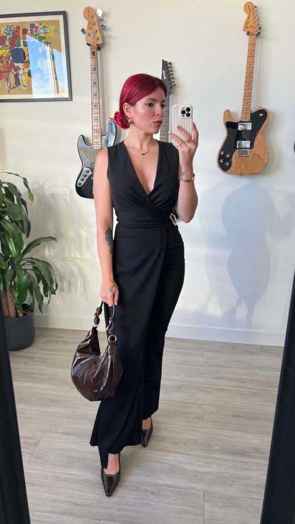 Mono Escote Cruzado Adorno