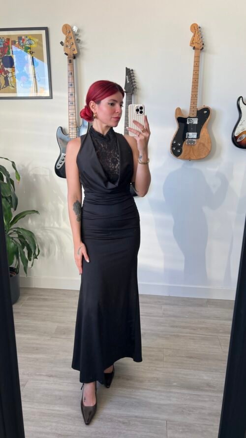 Vestido con Pieza de Encaje en el Escote