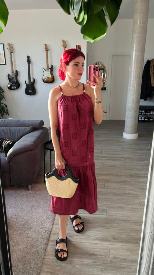 Vestido Tirantes Bordados Vuelo Ancho