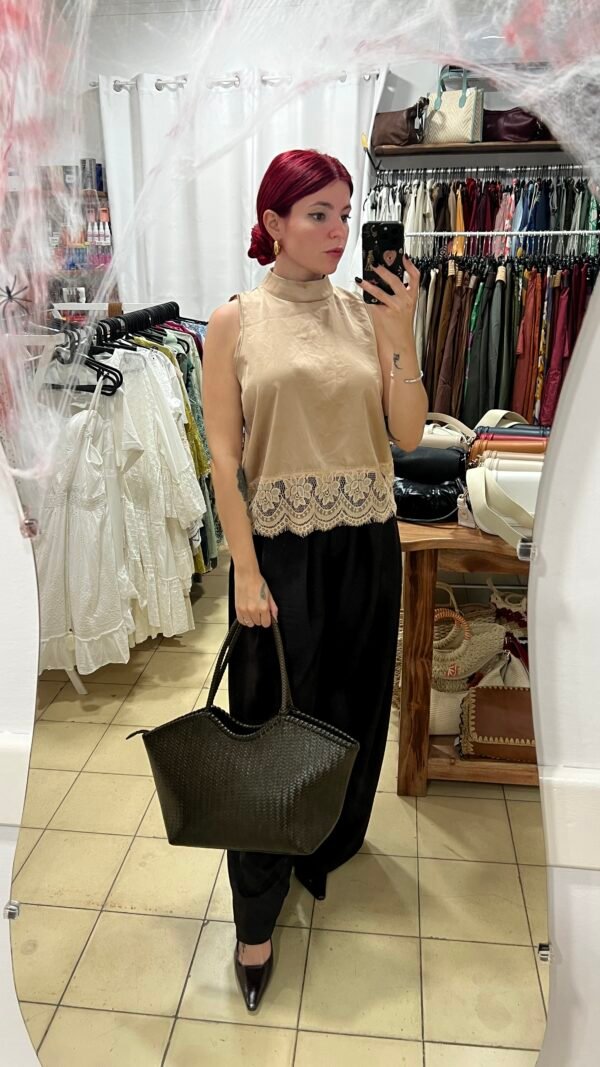 Blusa Lencera con Encaje