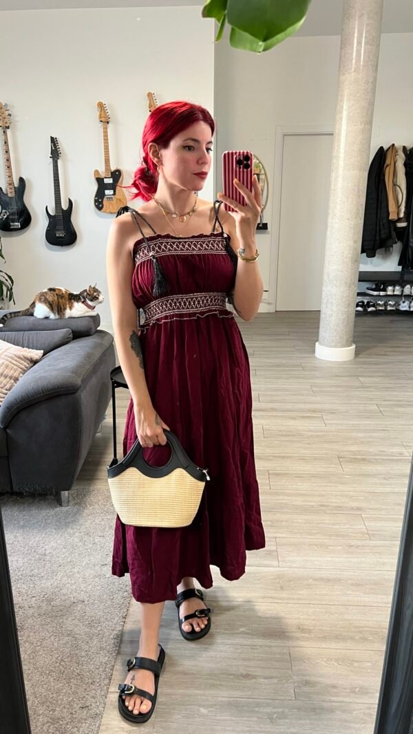 Vestido Tirantes Avispero Cintura y Escote