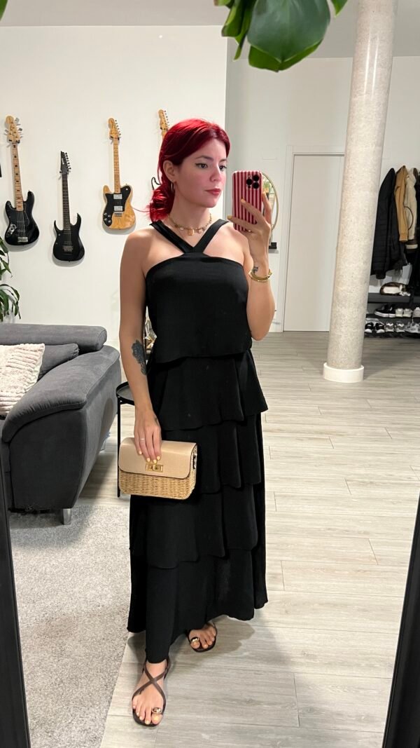 Vestido Largo con Tirantes Anchos y Vuelos