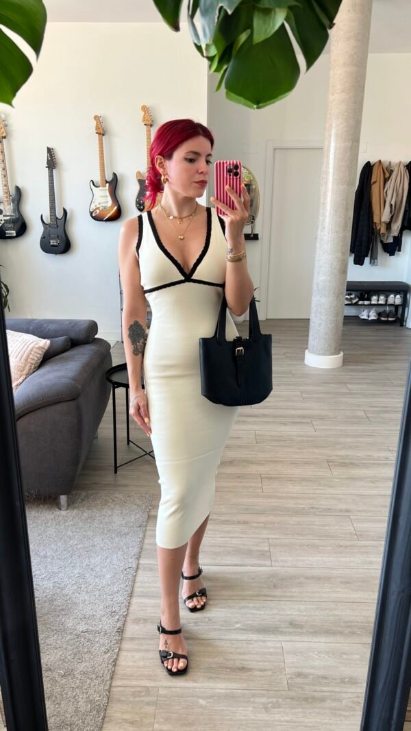 Vestido de Punto con Vivo