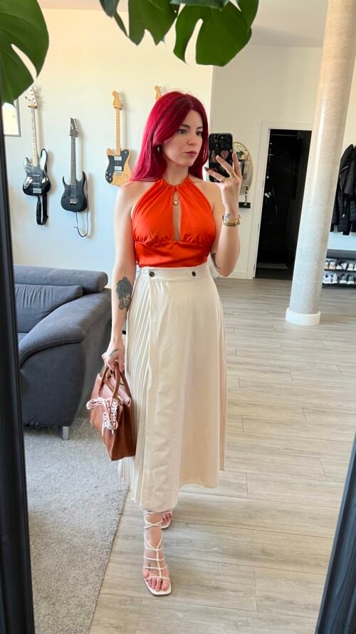 Blusa Lencera Naranja Espalda Afuera