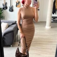 Vestido Largo Color Entero con Elásticos Laterales