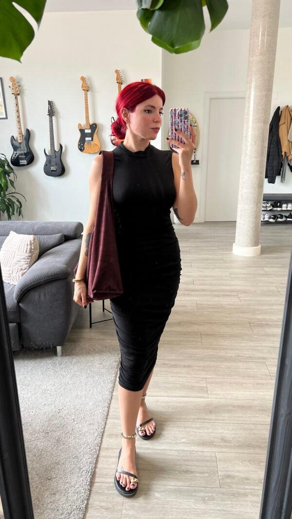 Vestido Largo Color Entero con Elásticos Laterales