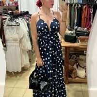 Vestido Largo de Bolas y Adorno en el Escote