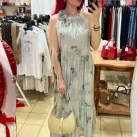 Vestido Cuello Halter con Flor