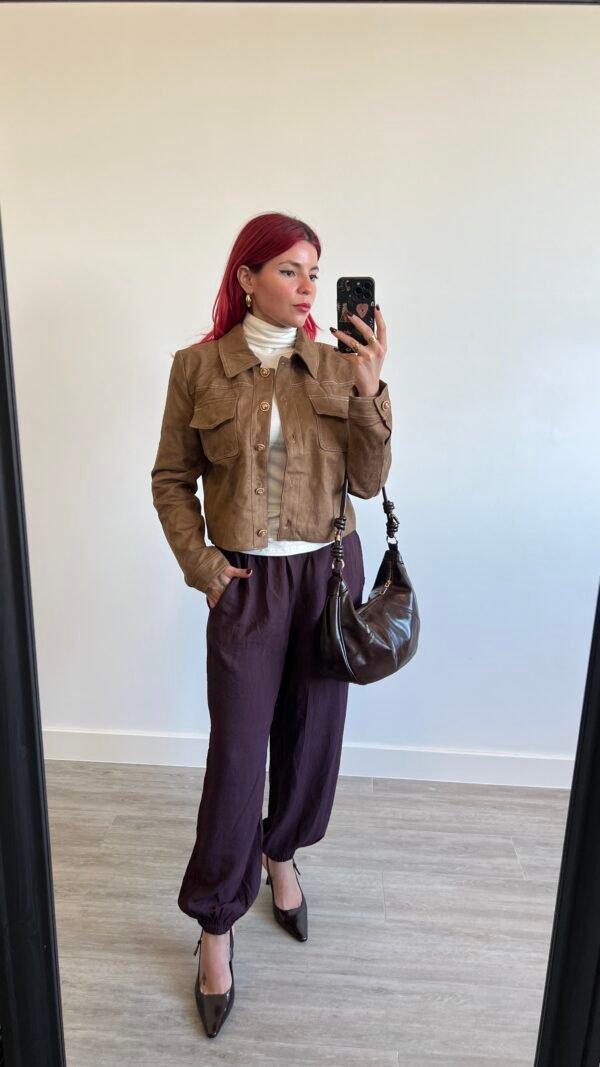 Chaqueta de Ante con Bolsillos y Botones Dorados