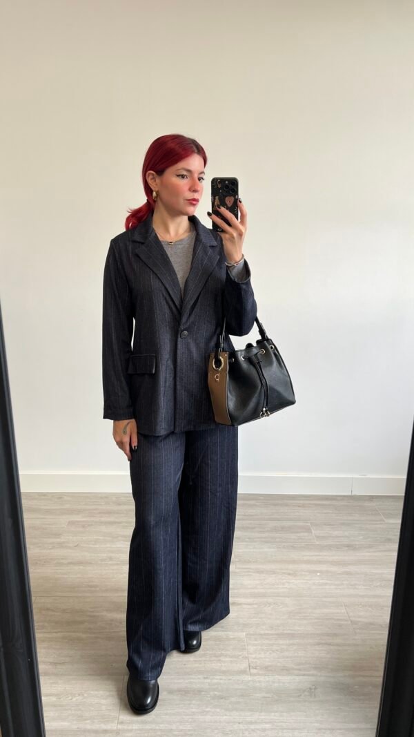 Conjunto de Pantalón y Blazer de Rayas