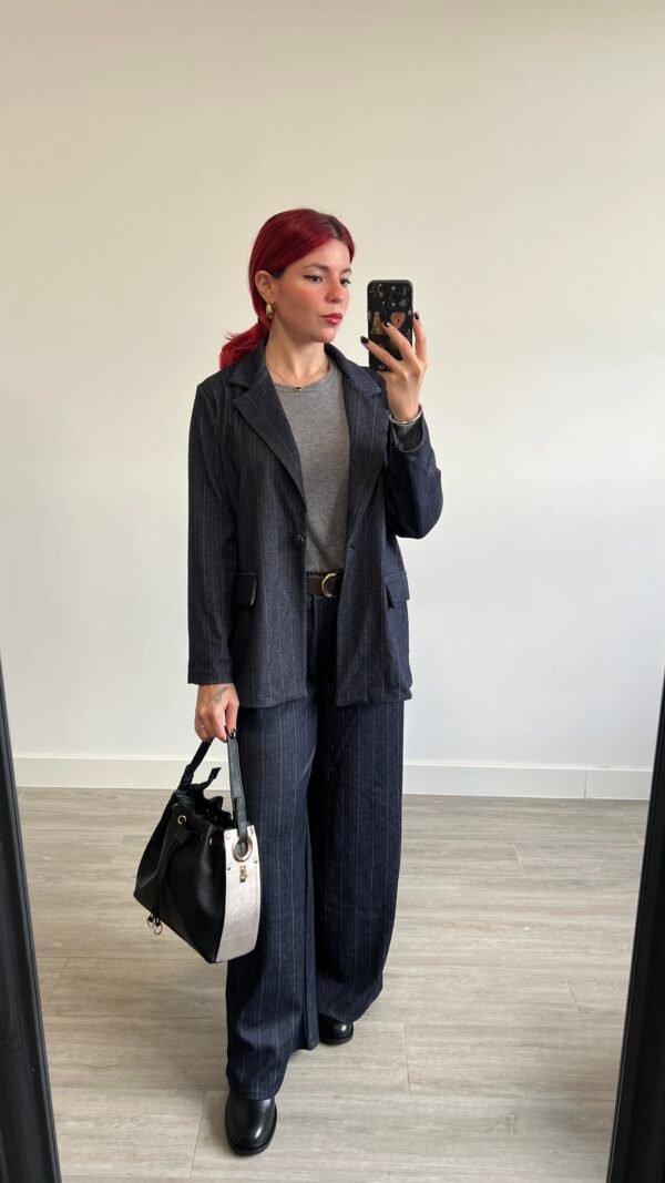 Conjunto de Pantalón y Blazer de Rayas