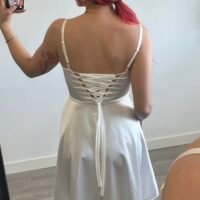 Vestido Corto Color Entero con Tirantes