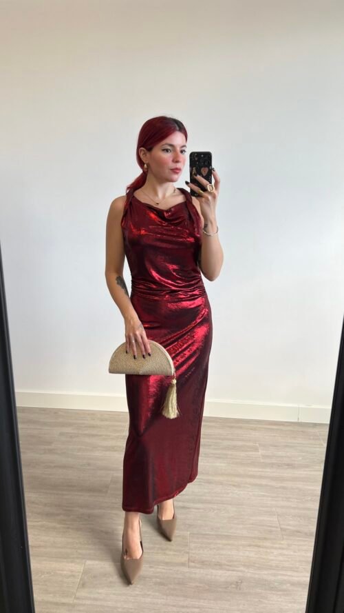 Vestido Rojo Brillante con Escote Drapeado