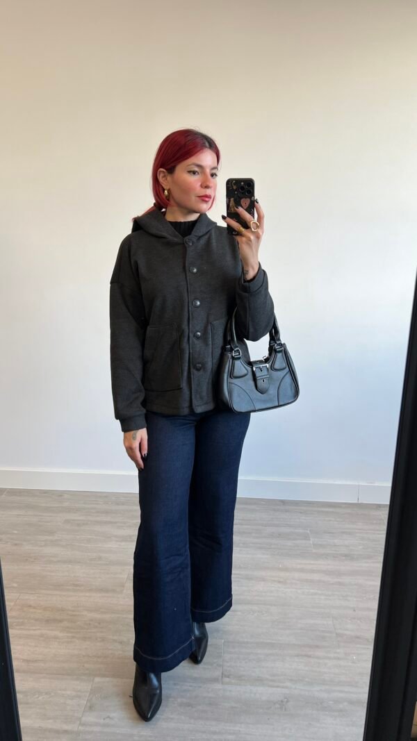 Abrigo con Gorro y Botones