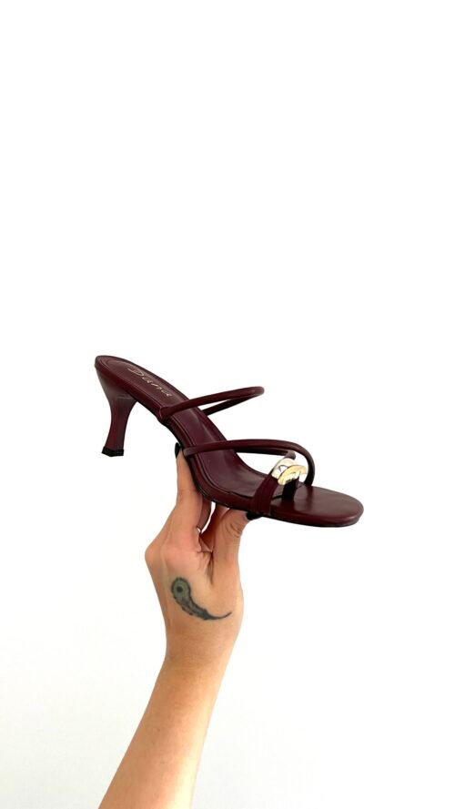 Sandalias Rojo Vino Adorno Dorado y Plata