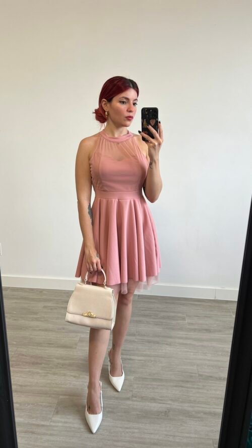 Vestido Corto con Transparencia en el Escote