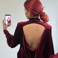 Vestido Corto Manga Larga Espalda Drapeada