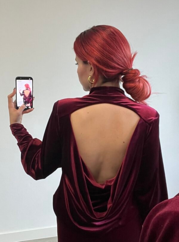 Vestido Corto Manga Larga Espalda Drapeada