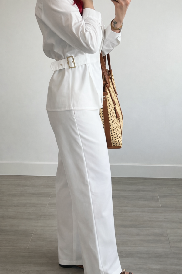 Conjunto de Blusa con Cinto Lateral y Pantalón