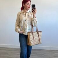 Camisa con Bordado de Flores