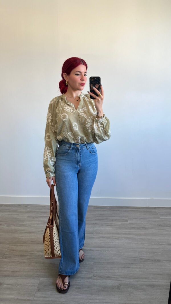 Blusa Manga Larga Bordada